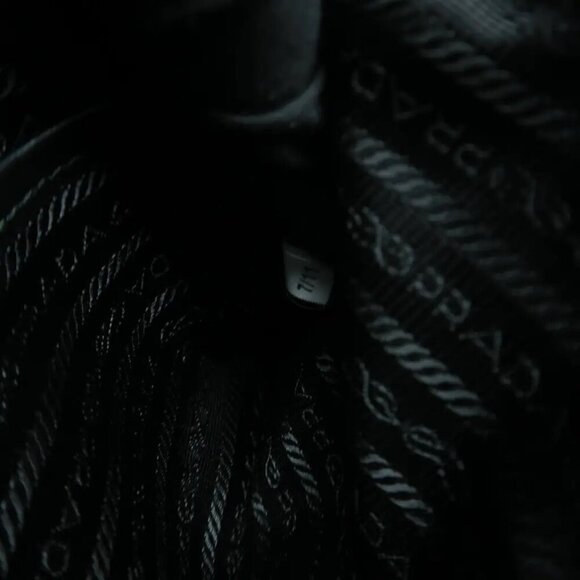 100% Authentic Prada Silver W/P Patent Leather Shoulder Bag 1410-102924 - Picture 10 of 12